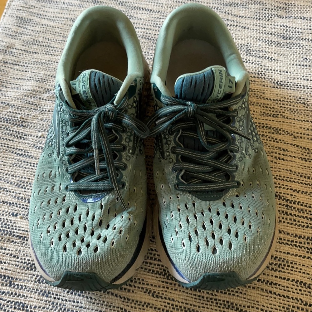 Brooks running shoes 👟